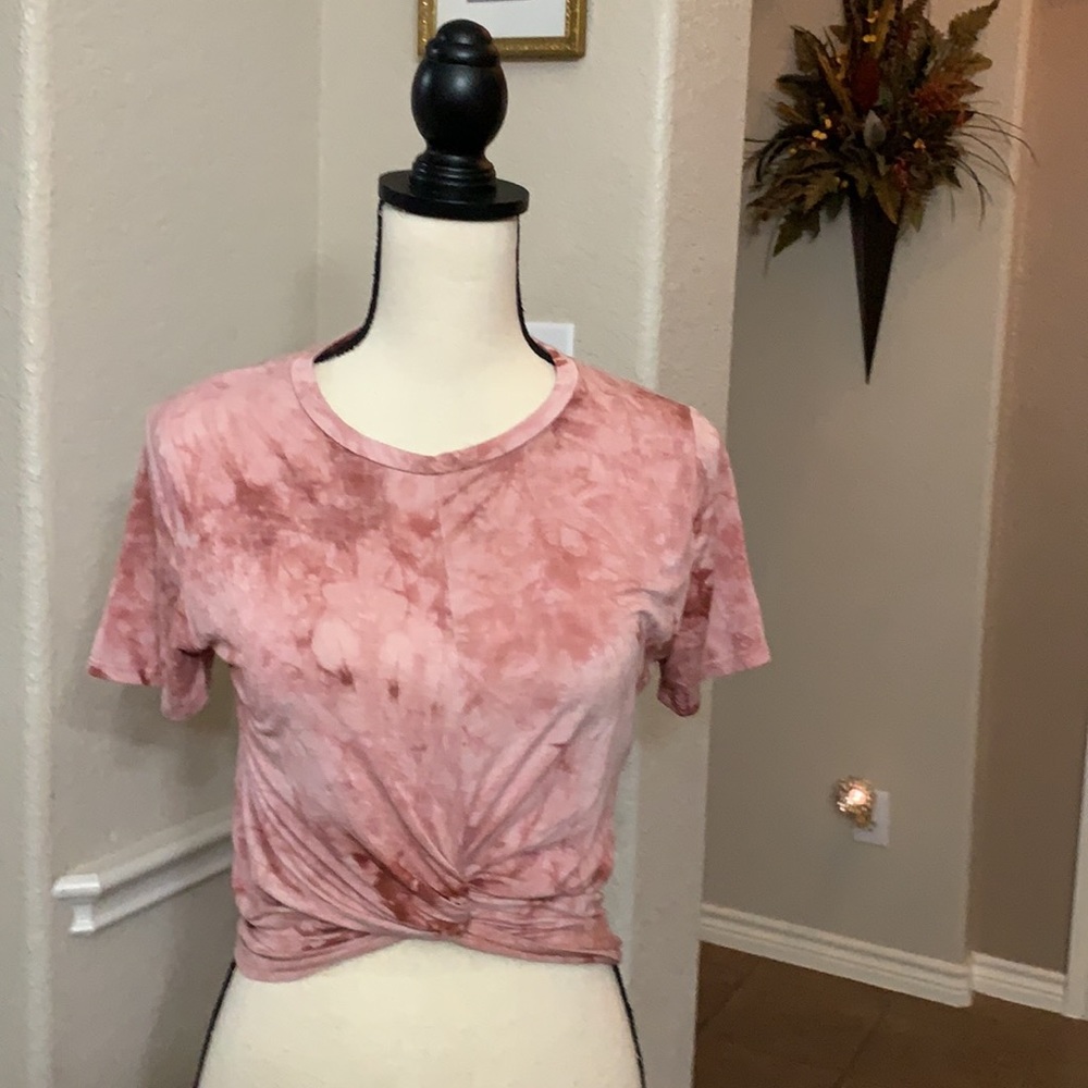 Heart & Hips maroon tie dyed cropped top Size M